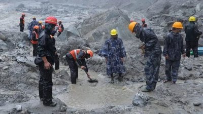 Nepal’s Flood Nightmare: 903 Dead, Thousands Still Unaccounted For