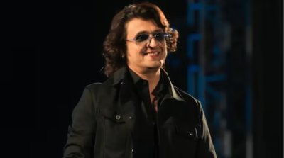 Sonu Nigam’s Kind Gesture Steals the Show as Singer Reunites Lost Child With Family During Concert