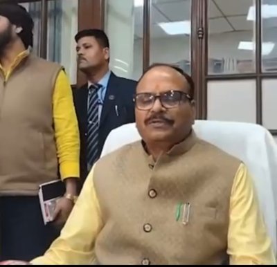 बाबर के महिमामंडन पर डिप्टी सीएम ब्रजेश पाठक का कड़ा बयान, प्रदेश की राजनीति में हलचल