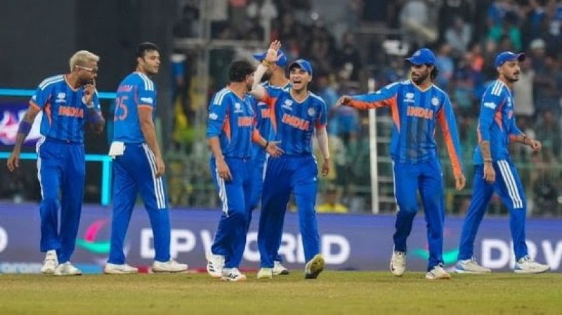 India Crush Pakistan by 61 Runs to Storm into Super 8