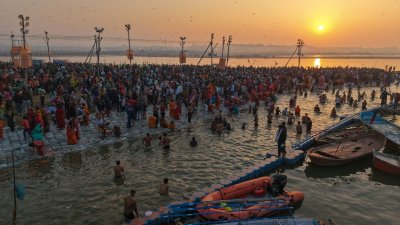 महाशिवरात्रि पर प्रयागराज में माघ मेले का समापन, 44 दिनों में 22 करोड़ से अधिक श्रद्धालुओं ने लगाई आस्था की डुबकी