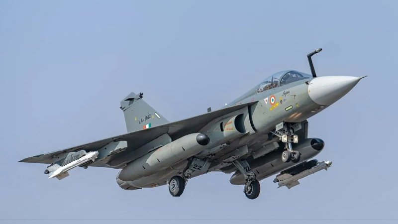 HAL Dismisses Crash Claims, Calls Tejas Incident a ‘Minor Technical Issue’ on Ground