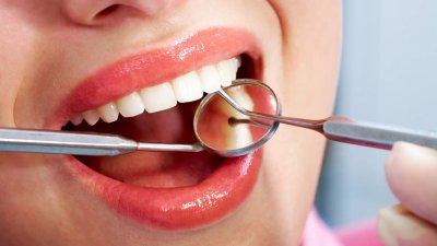Dentist With 40 Years of Experience Reveals Foods That Look Harmful but Actually Protect Your Teeth
