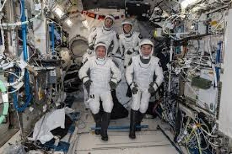 NASA Conducts First-Ever Medical Evacuation, Brings Four Astronauts Back Early from ISS