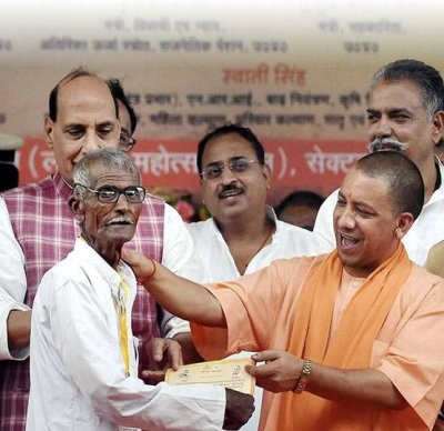 बॉटलनेक से ब्रेकथ्रू स्टेट : योगी मॉडल के कारण संकट से निकल समृद्धि तक पहुंची खेती-किसानी