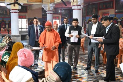 घबराइए मत, हर समस्या का होगा समाधान: मुख्यमंत्री योगी