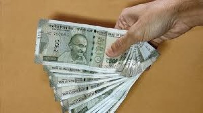 Rupee Bounces Back from Record Low, Closes Stronger at 91.71 Against US Dollar