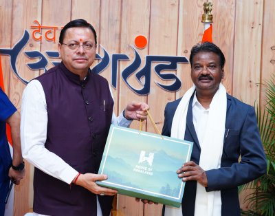 धामी ने छत्तीसगढ़ के पत्रकारों को दिखाया ‘नया उत्तराखंड’, पर्यटन और विकास मॉडल की दी जानकारी