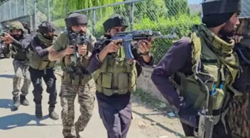 Security Forces Intensify Shopian Operation to Neutralise Lashkar Terrorists