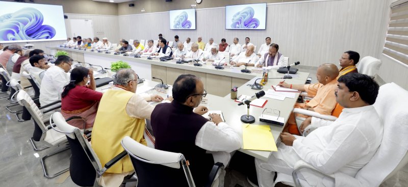 योगी कैबिनेट की बैठक में डेटा सेंटर नीति-2026 को मंजूरी