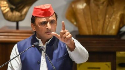 ‘10 मिनट में पोस्ट हटाएं, नहीं तो FIR’: बीजेपी सांसद को अखिलेश यादव की चेतावनी