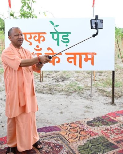 मुख्यमंत्री योगी रविवार को गोरखपुर में लगाएंगे ‘एक पेड़ मां के नाम’