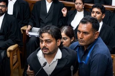 Delhi Police Arrest Two Law Students Over Supreme Court Disruption