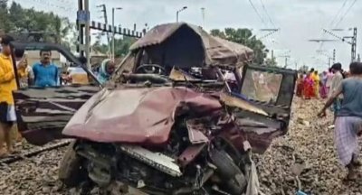 Three Dead as Train Crashes Into School Van in Murshidabad