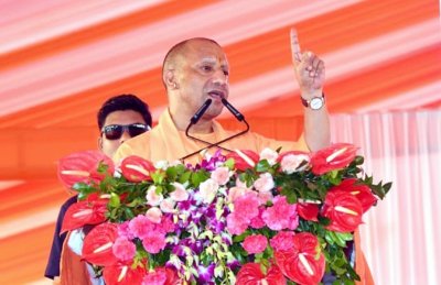 भारत में रहने वाले प्रत्येक व्यक्ति को यहां की संस्कृति और परंपरा का सम्मान करना होगा : सीएम योगी