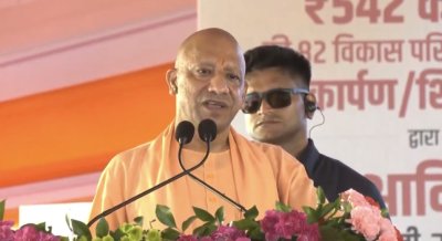 सपा-कांग्रेस से सावधान और सतर्क रहेंगे तो सुरक्षित रहेंगे, इनसे सटेंगे तो खतरा बढ़ेगाः सीएम योगी