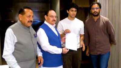 CJP Keeps Pressure on Centre, Seeks Education Minister\'s Resignation
