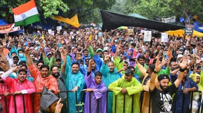 Government Accepts CJP\'s Request for Neutral-Venue Talks on NEET Protest