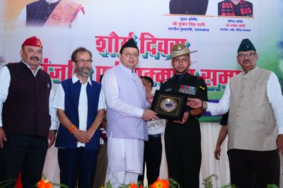 कारगिल विजय दिवस: मुख्यमंत्री धामी ने शहीदों को दी श्रद्धांजलि, परमवीर चक्र विजेताओं की अनुग्रह राशि ₹2 करोड़ करने की घोषणा