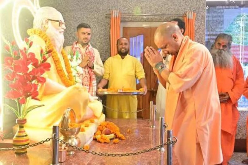 गुरु पूजन कर शिष्यों को आशीर्वाद देंगे गोरक्षपीठाधीश्वर