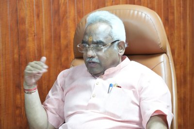 आयुष सेवाओं की गुणवत्ता सुधारने की तैयारी, उत्तराखंड को आयुर्वेद और वेलनेस टूरिज्म का ग्लोबल हब बनाने पर जोर