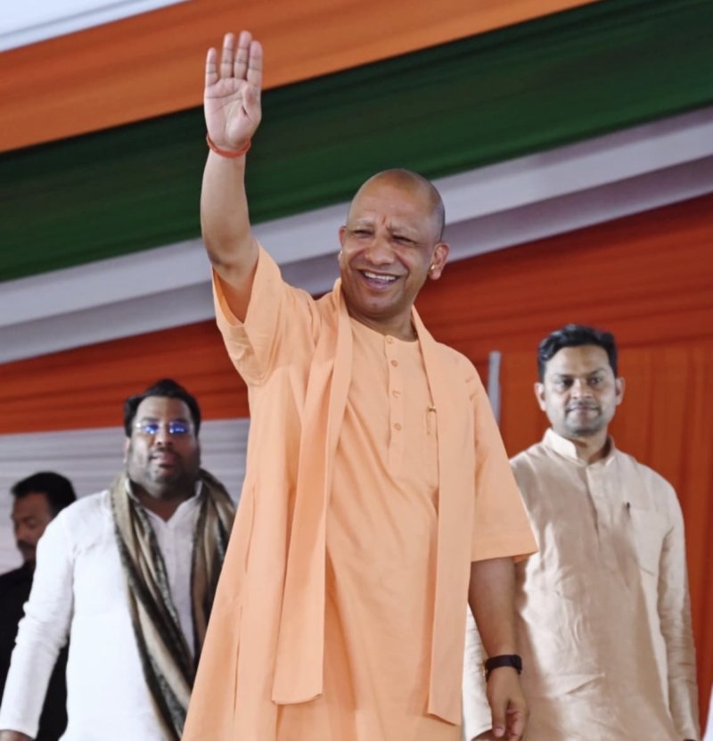 100 के मुकाबले सिर्फ 1: दो महीने में योगी आदित्यनाथ ने नाप डाली 18 मंडलों की 100 विधानसभा सीटें
