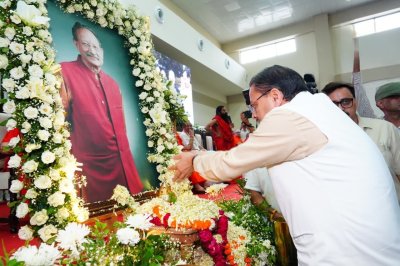 उत्तराखंड : भुवन चंद्र खंडूड़ी को मुख्यमंत्री धामी ने दी श्रद्धांजलि, बोले— “उनके साथ एक युग का अवसान”