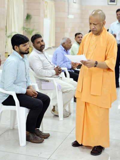 आमजन की समस्याओं का समयबद्ध हो निस्तारण, विलंब होने पर तय की जाए जवाबदेहीः मुख्यमंत्री योगी