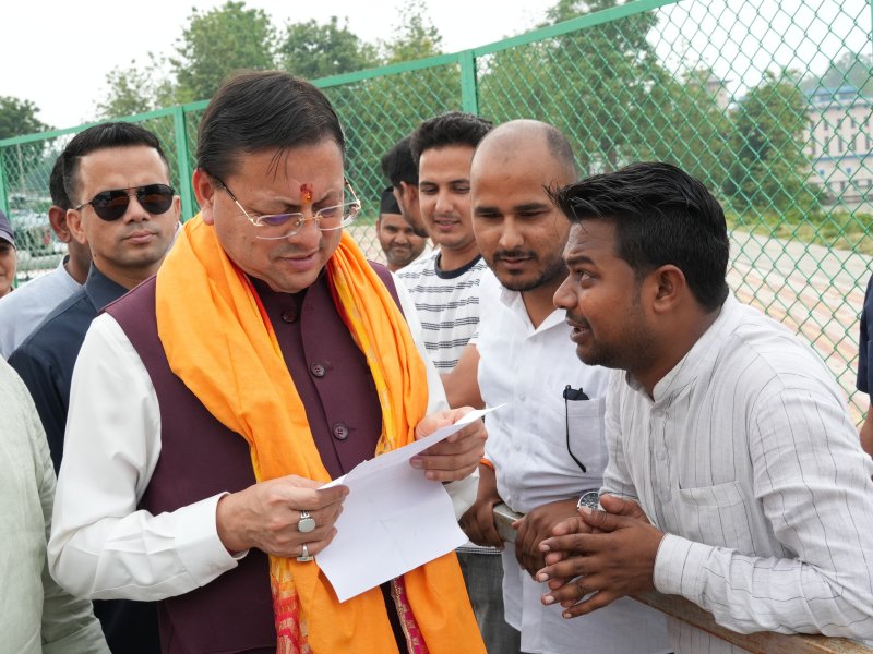 खटीमा में मुख्यमंत्री धामी ने सुनी जनसमस्याएं, अधिकारियों को त्वरित समाधान के दिए निर्देश