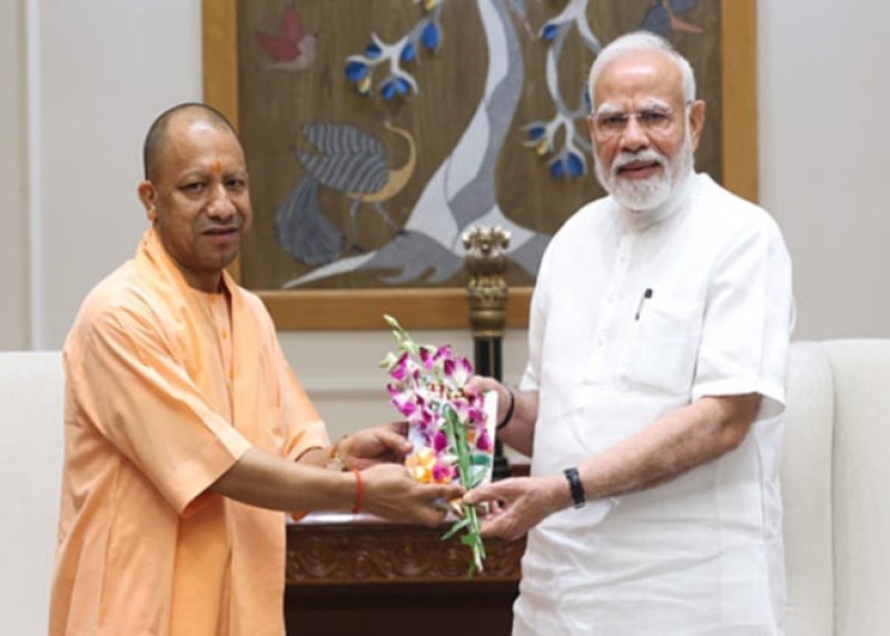 PM Modi Extends Birthday Greetings to Yogi Adityanath