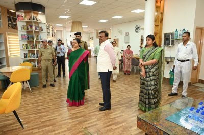 उत्तराखंड: मुख्य सचिव आनंद बर्द्धन ने टिहरी में विद्यालय, आंगनबाड़ी केंद्र, पुस्तकालय और स्टेडियम का किया निरीक्षण