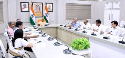 पारदर्शी और व्यवस्थित हो आउटसोर्स व्यवस्था: मुख्यमंत्री योगी