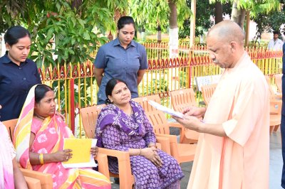 जरूरतमंदों के साथ खड़ी है सरकार, हर उचित समस्या का कराएगी निदानः मुख्यमंत्री