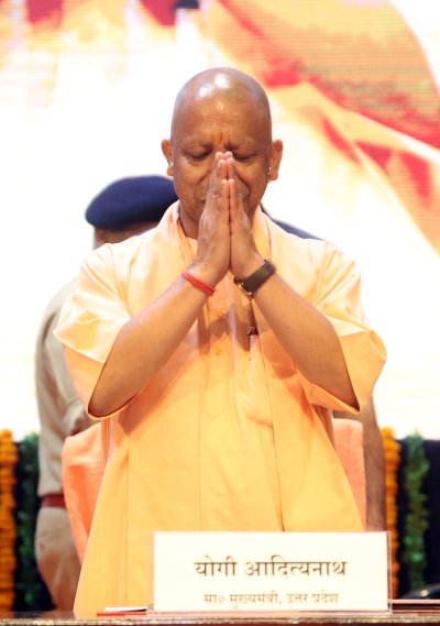योगी सरकार का बड़ा तोहफा, श्रद्धालु हर शुक्रवार-शनिवार-रविवार को कर पाएंगे अपनी पसंद की धार्मिक यात्रा