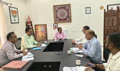 श्रीनगर में अंडरग्राउंड होगी सभी विद्युत लाइनेंः डॉ. धन सिंह रावत