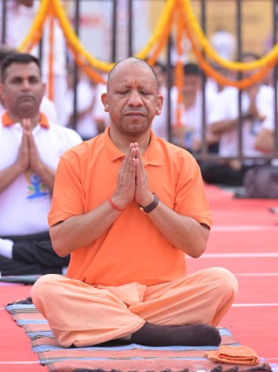 योग भारत की विरासत, स्वस्थ शरीर ही स्वस्थ राष्ट्र का आधार: सीएम योगी
