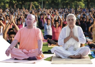 यूपी न्यूज़ : राज्यपाल जनभवन, सीएम योगी झांसी में करेंगे योग