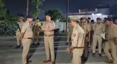 गोरखपुर में तिहरे हत्याकांड से सनसनी, नाबालिग पर परिवार खत्म करने का आरोप