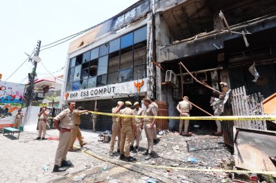 कानपुर के काकादेव में 30 से अधिक कोचिंग संस्थान हुए सील, सुरक्षा मानकों व नियमों की अनदेखी पर कार्रवाई
