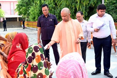 जनता की समस्याओं का शीघ्र समाधान कराएं अधिकारी: मुख्यमंत्री