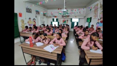 मजबूत अकादमिक मानव संसाधनों के दम पर सरकारी स्कूलों में गुणवत्ता की नई इबारत लिख रही योगी सरकार