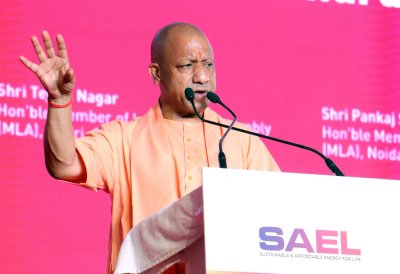 जेवर बनेगा भारत का सोलर मैन्युफैक्चरिंग हब, यूपी में 20 हजार मेगावाट रिन्यूएबल एनर्जी पैदा करने का लक्ष्य: सीएम योगी