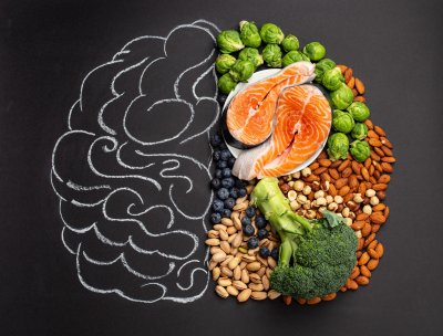 Foods That Shape Brain Clarity: Longevity Doctor Explains What Helps and What Harms the Mind