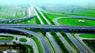 यमुना एक्सप्रेस-वे बन रहा बहुक्षेत्रीय औद्योगिक कॉरिडोर