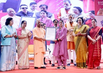 यूपी न्यूज़ : अंतरराष्ट्रीय महिला दिवस पर योगी सरकार ने आंगनबाड़ी कार्यकत्रियों को दी 38.49 करोड़ रुपये की सौगात