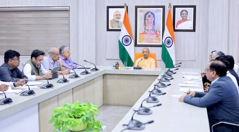 प्रदेश में डीजल-पेट्रोल की कोई कमी नहीं, रसोई गैस की कमी के अफवाहों से बचें: मुख्यमंत्री योगी