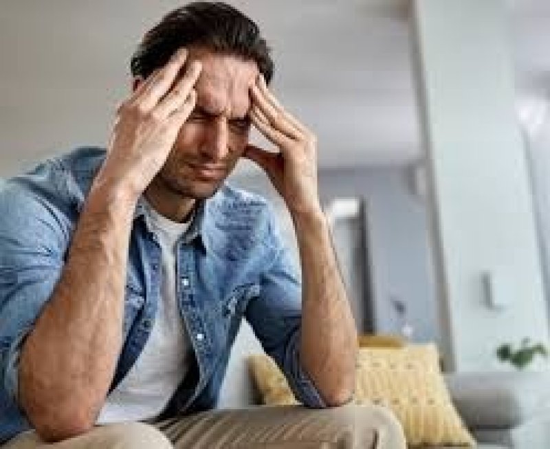 Simple Lifestyle and Diet Changes Can Help Prevent Migraines, Neurologist Shares Key Tips