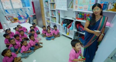 गोरखपुर की अनिता मद्धेशिया ने शुरू किया प्ले स्कूल, बनीं आत्मनिर्भर, 5 लाख रुपये के ब्याज-गारंटी मुक्त लोन ने साकार किया सपना