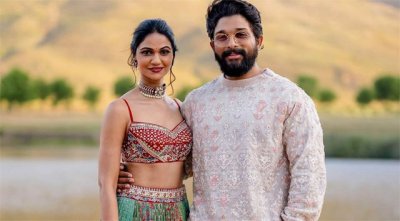 लोकप्रिय अभिनेता अल्लू अर्जुन  और स्नेहा ने मनाई शादी की सालगिरह,तस्वीरें सोशल मीडिया पर वायरल
