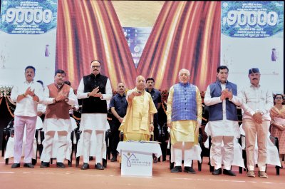 पिछली सरकारों में पाले गए माफियाओं ने गरीबों का हक छीना,  जमीनें कब्जाईं, अब उन्हीं जमीनों पर गरीबों के लिए घर बनेंगे: मुख्यमंत्री